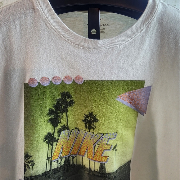 The Nike Tee - Picture 4 of 10